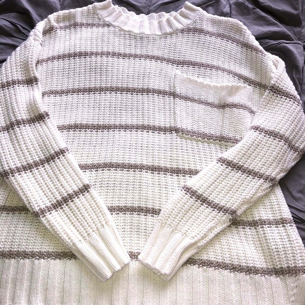 White and tan American Eagle sweater